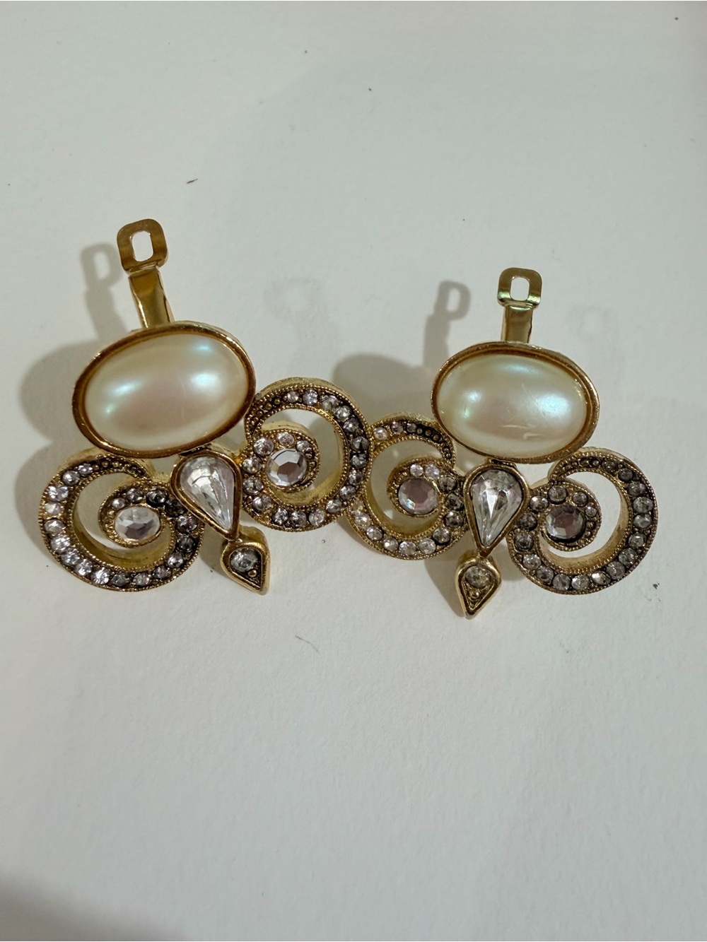 Vintage RICHELIEU Faux Pearl Rhinestone Fleur De Lis Hybrid earrings